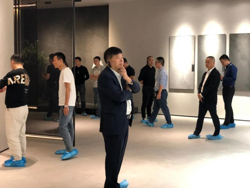 依諾巖板瓷磚“2022新品規(guī)劃及品牌策略研討會(huì)”圓滿舉行_2
